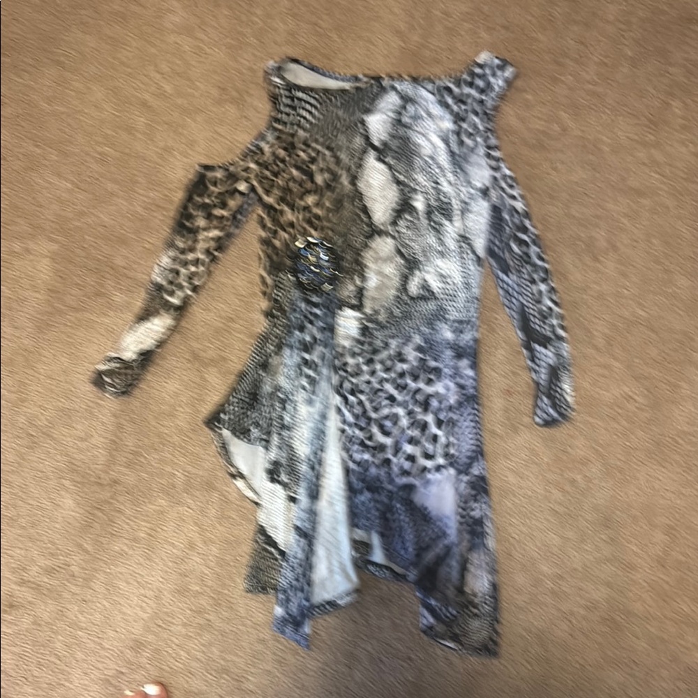 VENUS Black and White Patterned Dress